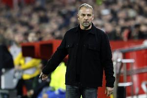 世体：输给多特之后弗里克很生气 恢复训练后将加强球队管理