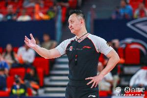 华体会hth-媒体人：CBA季后赛首轮很少有明显错漏判罚 次轮继续使用国内裁判