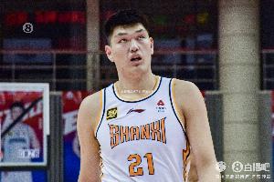 华体会网站-作为中锋命中率太差！刘传兴10中3拿到7分10板2助1断1帽
